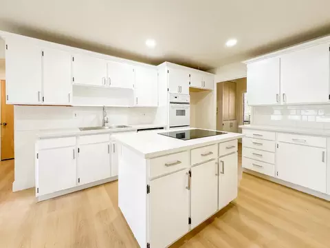 Kitchen - 20521 Upper Hillview Dr, Sonora, CA 95370 photo 3 of 4