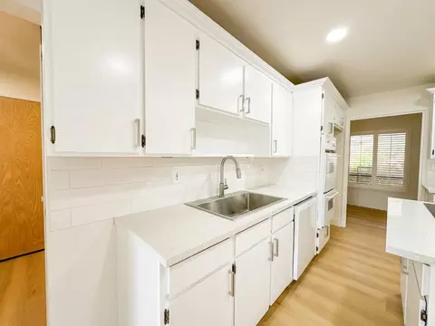 Kitchen - 20521 Upper Hillview Dr, Sonora, CA 95370 photo 1 of 4