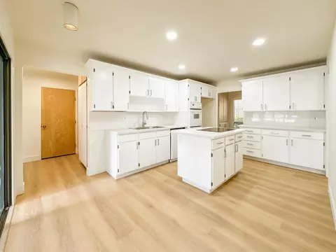 Kitchen - 20521 Upper Hillview Dr, Sonora, CA 95370 photo 4 of 4