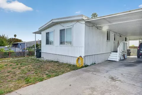 255 E Bolivar 39, Salinas, CA 93906