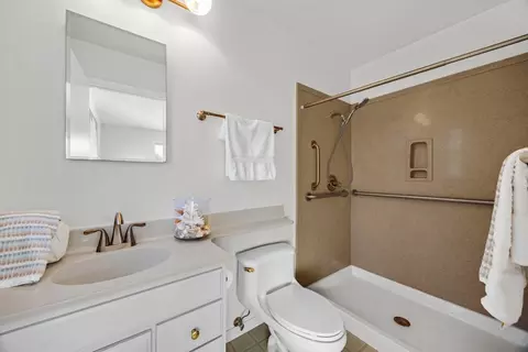 Bath - 350 Ludeman Ln, Millbrae, CA 94030 photo 1 of 2