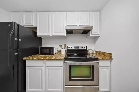 Kitchen - 5025 Pine Tree Ter, Campbell, CA 95008 photo 2 of 5