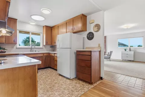 Kitchen - 3905 Fairway Dr, Soquel, CA 95073 photo 3 of 3