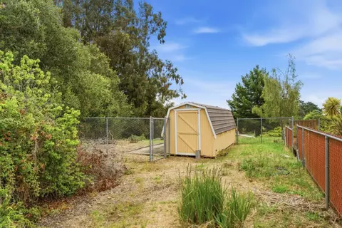 Exterior - 3905 Fairway Dr, Soquel, CA 95073 photo 4 of 5