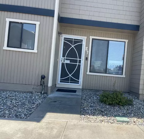 801 Nash Rd E7, Hollister, CA 95023