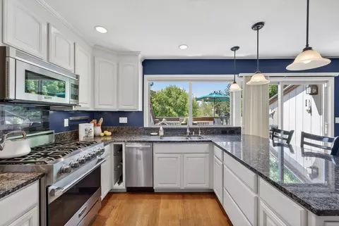 Kitchen - 107 Bar Harbor Ct, Aptos, CA 95003 photo 3 of 6