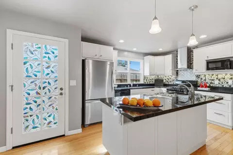 Kitchen - 1031 Oak Ave, Moss Beach, CA 94038 photo 2 of 2