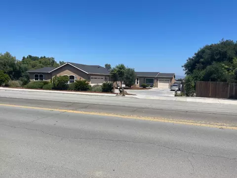 1360 Santa Ana Rd, Hollister, CA 95023