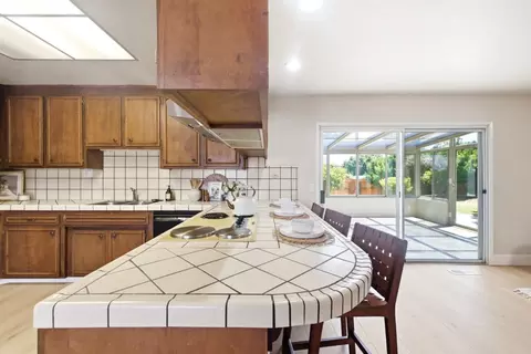 Kitchen - 10 Saint Regis Cir, Salinas, CA 93905 photo 3 of 3
