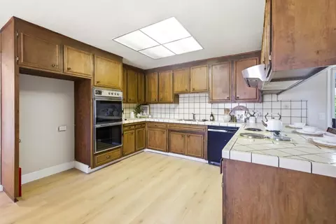 Kitchen - 10 Saint Regis Cir, Salinas, CA 93905 photo 1 of 3