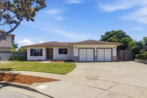 Exterior - 10 Saint Regis Cir, Salinas, CA 93905 photo 2 of 5