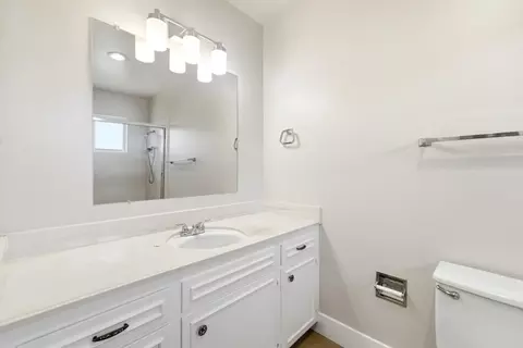Bath - 10 Saint Regis Cir, Salinas, CA 93905 photo 2 of 3