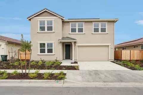 1890 Peony St, Hollister, CA 95023