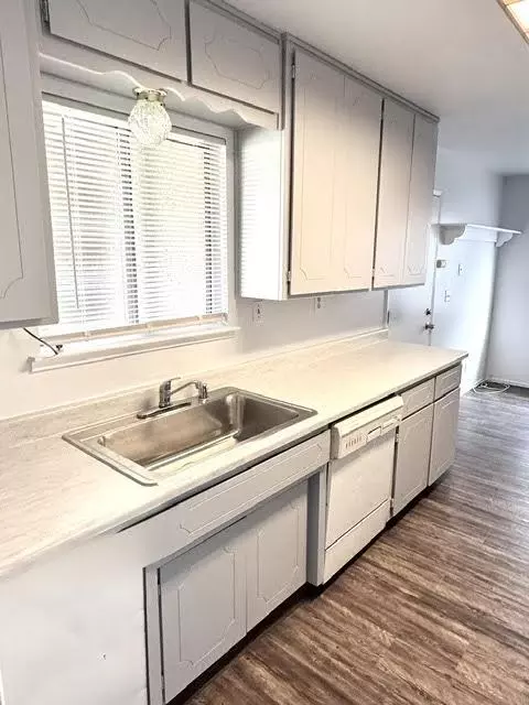 Kitchen - 1975 Rohrer Dr, Turlock, CA 95382 photo 4 of 4