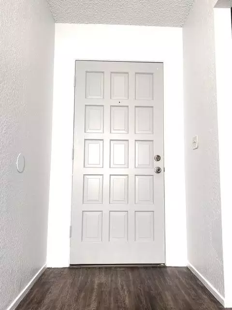 Entry Way - 1975 Rohrer Dr, Turlock, CA 95382 photo 1 of 2
