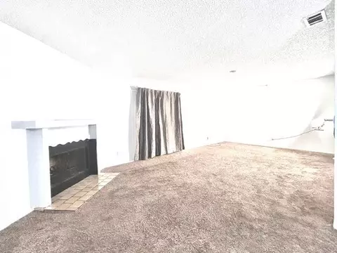 Living - 1975 Rohrer Dr, Turlock, CA 95382 photo 2 of 5