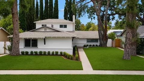 24022 Vanowen St, West Hills, CA 91307
