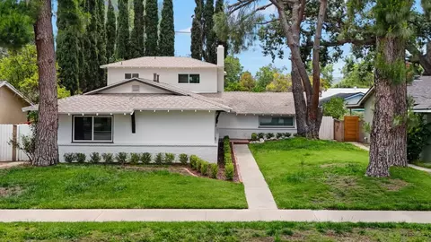 24022 Vanowen St, West Hills, CA 91307