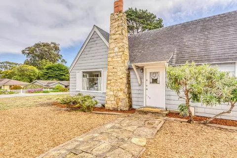 195 Cedar St, Pacific Grove, CA 93950