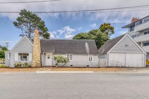 195 Cedar St, Pacific Grove, CA 93950