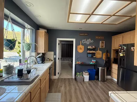 Kitchen - 2375 Old Calaveras Rd, Milpitas, CA 95035 photo 2 of 2
