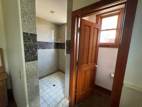 Bath - 2251 Folendorf Rd, Murphys, CA 95247 photo 2 of 6