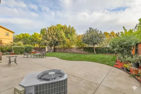 Exterior - 310 Ashlee Ave, Tracy, CA 95391 photo 6 of 10