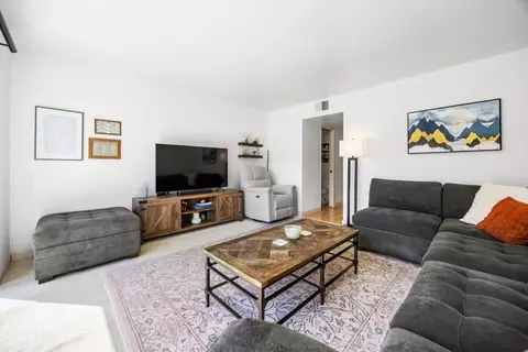 Living - 1499 Terra Nova Blvd, Pacifica, CA 94044 photo 3 of 5