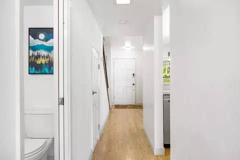 Entry Way - 1499 Terra Nova Blvd, Pacifica, CA 94044 photo 2 of 4