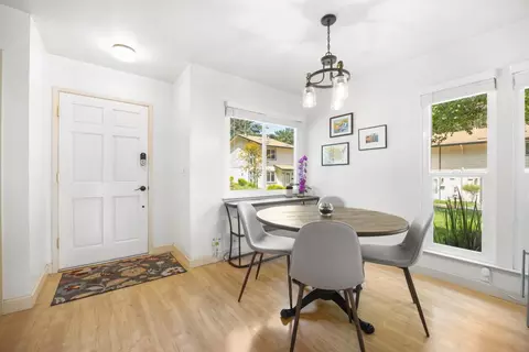 Entry Way - 1499 Terra Nova Blvd, Pacifica, CA 94044 photo 1 of 4