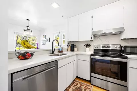 Kitchen - 1499 Terra Nova Blvd, Pacifica, CA 94044 photo 1 of 2