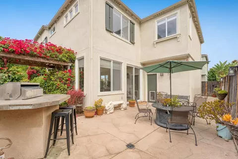 Exterior - 75 Paseo Dr, Watsonville, CA 95076 photo 4 of 6