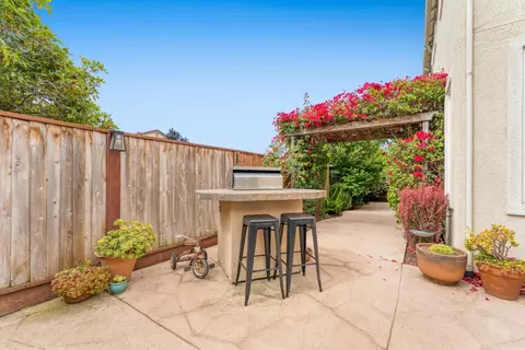 Exterior - 75 Paseo Dr, Watsonville, CA 95076 photo 5 of 6