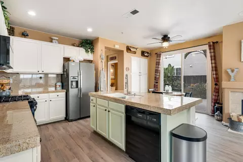 Kitchen - 75 Paseo Dr, Watsonville, CA 95076 photo 3 of 4