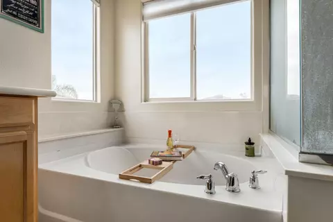 Bath - 75 Paseo Dr, Watsonville, CA 95076 photo 4 of 4