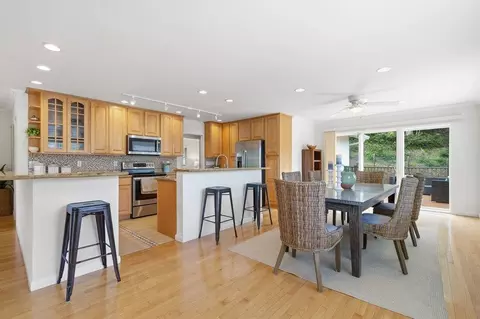 Dining - 1352 Oddstad Blvd, Pacifica, CA 94044 photo 1 of 3