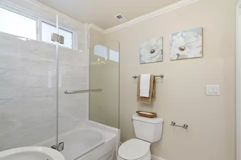 Bath - 1352 Oddstad Blvd, Pacifica, CA 94044 photo 5 of 5