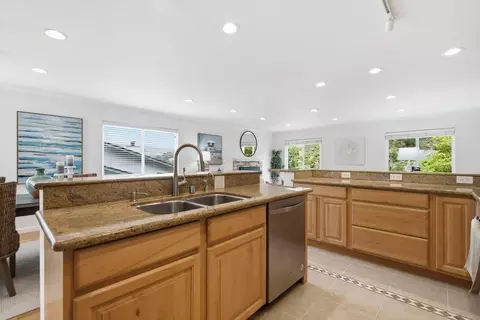 Kitchen - 1352 Oddstad Blvd, Pacifica, CA 94044 photo 2 of 8