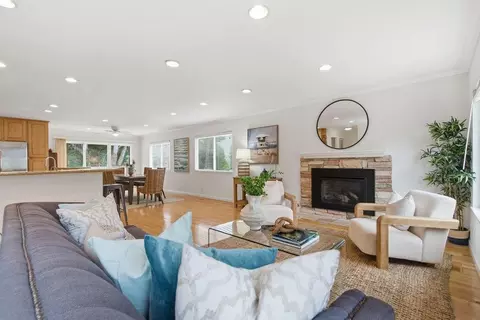 Living - 1352 Oddstad Blvd, Pacifica, CA 94044 photo 3 of 8