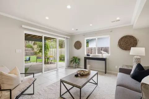 Living - 1352 Oddstad Blvd, Pacifica, CA 94044 photo 6 of 8