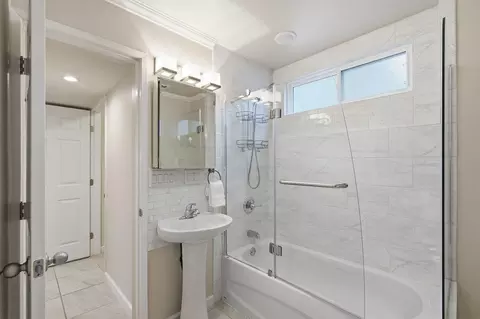 Bath - 1352 Oddstad Blvd, Pacifica, CA 94044 photo 4 of 5