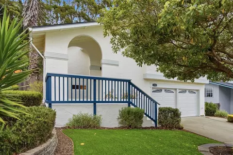 1352 Oddstad Blvd, Pacifica, CA 94044