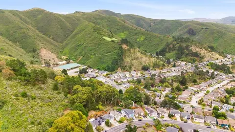 View/Area - 1352 Oddstad Blvd, Pacifica, CA 94044 photo 2 of 8