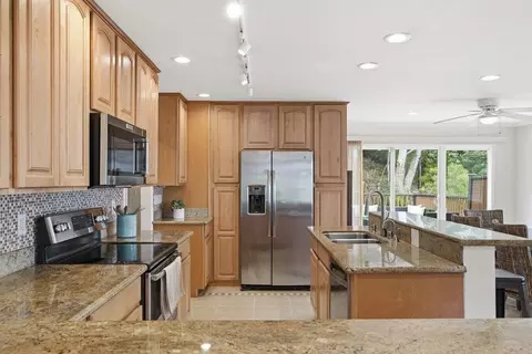 Kitchen - 1352 Oddstad Blvd, Pacifica, CA 94044 photo 4 of 8