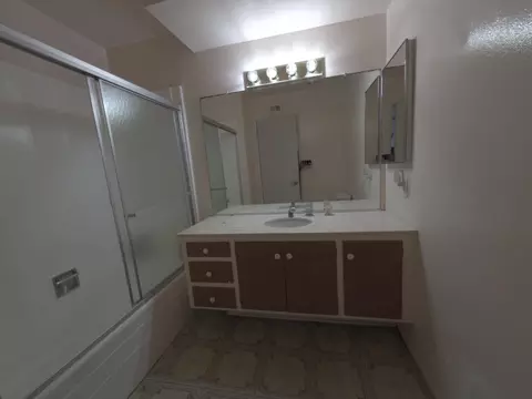 Bath - 2 Mayapple Way, Irvine, CA 92612 photo 4 of 6