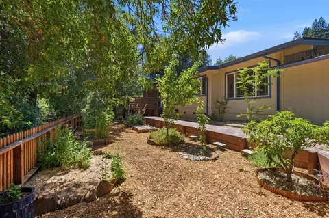 111 Greenview Dr, Boulder Creek, CA 95006