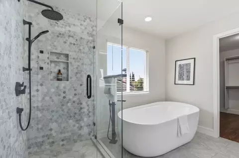 Bath - 2202 Estee Ct, San Jose, CA 95133 photo 2 of 6