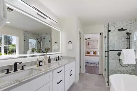 Bath - 2202 Estee Ct, San Jose, CA 95133 photo 3 of 6