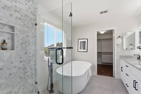 Bath - 2202 Estee Ct, San Jose, CA 95133 photo 1 of 6