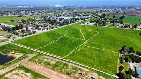 253 Mansfield Rd, Hollister, CA 95023